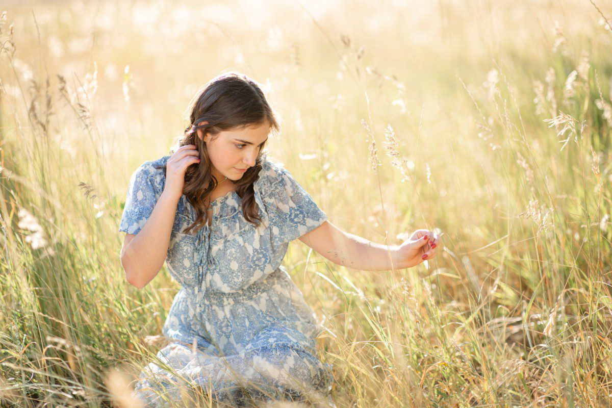Featured image for โBeautiful Locations Around the Tri-Cities for Senior Photo Sessionsโ